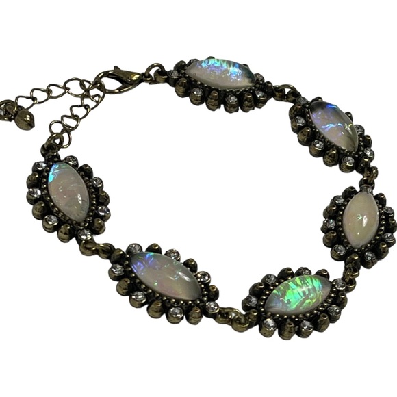 Fire Opal oval (imitation) charm bracelet with metal brass colored hardware NEW - Picture 3 of 7